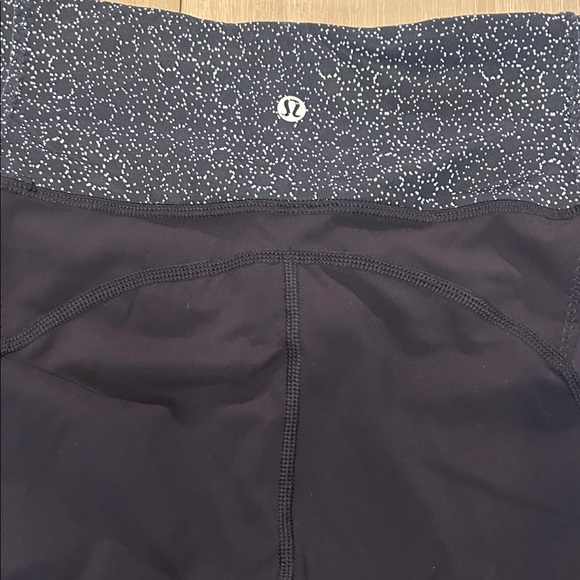 Lululemon Athletica Black‎ and White Speckled Leggings mid calf - Picture 3 of 3